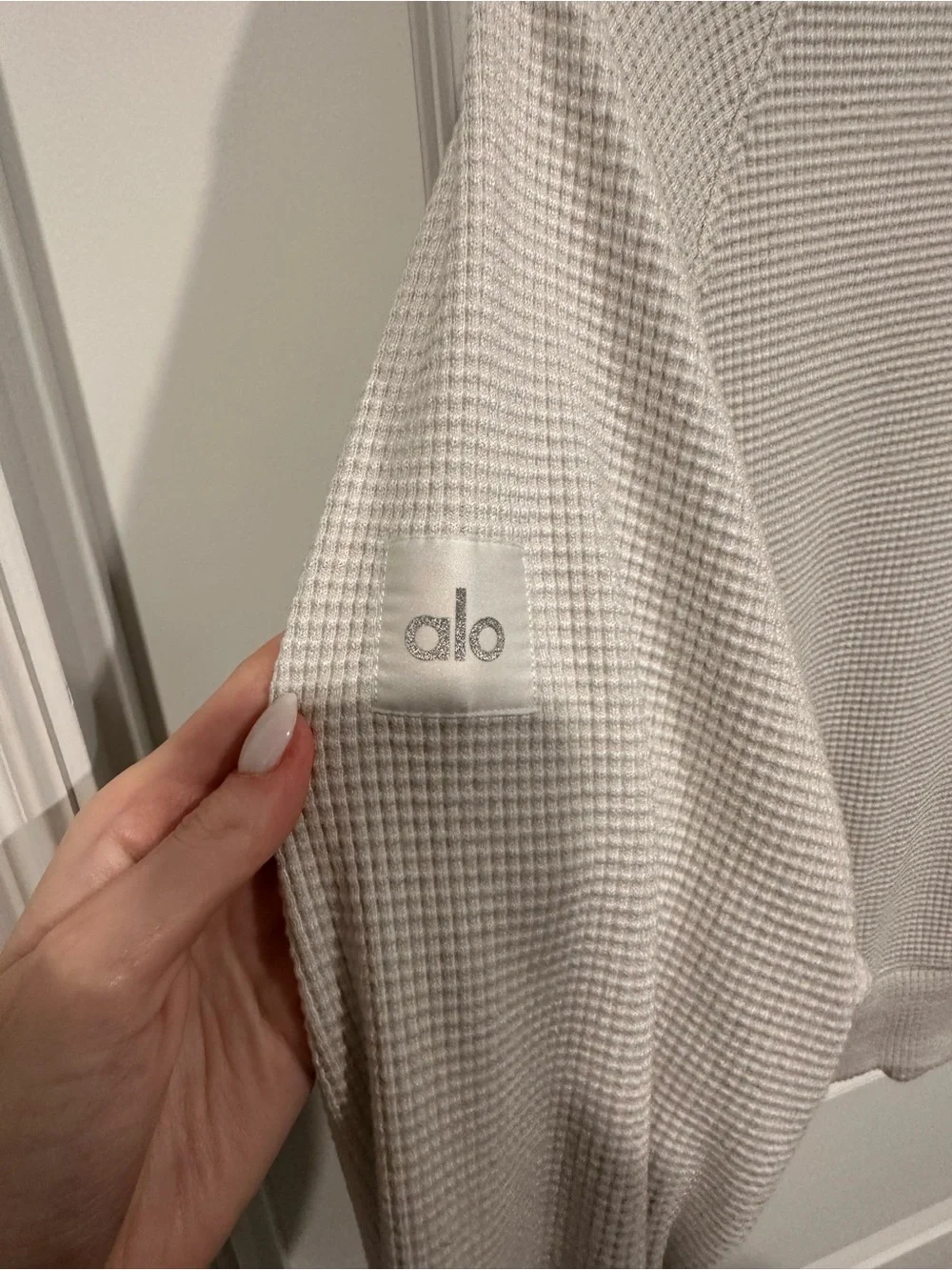 ALO Yoga Cream Waffle Knit Turtleneck Sweater